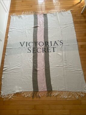 Victoria's Secret Soft Cream Throw with Pink & Gray Center Stripes L:58.5”XW:50”